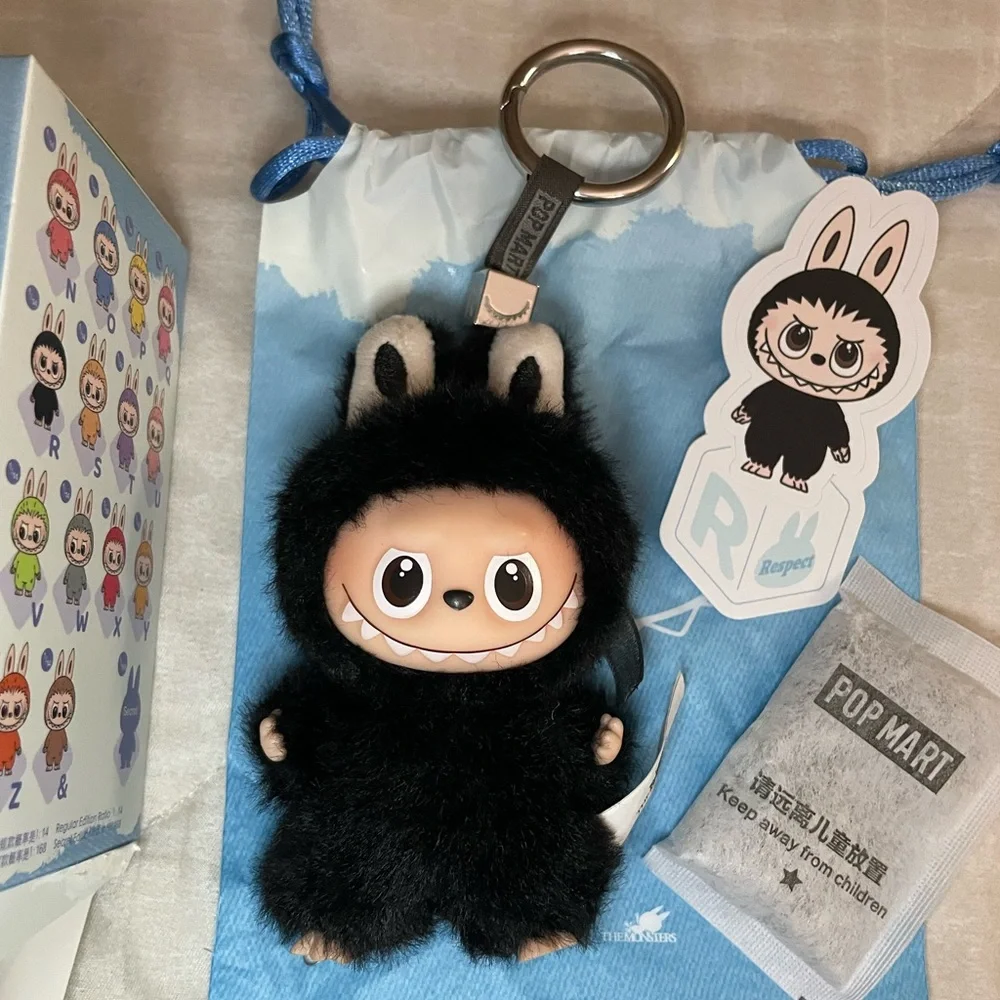 Labubu Pin for Love - R - Picture 3 of 8